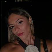 Laureta in sociologia e ricerca sociale, impartisce lezioni per ripetizioni di Filosofia, scienze umane, e storia per liceali